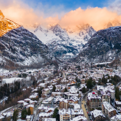 WINE TOUR CON DEGUSTAZIONE  DI VINI DEL  VALLE D’AOSTA, VISITA A COURMAYEUR E MONT BLANC